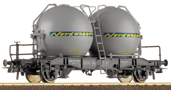 Spherical Silo car "Nordwaggon"<br /><a href='images/pictures/Roco/66838.jpg' target='_blank'>Full size image</a>